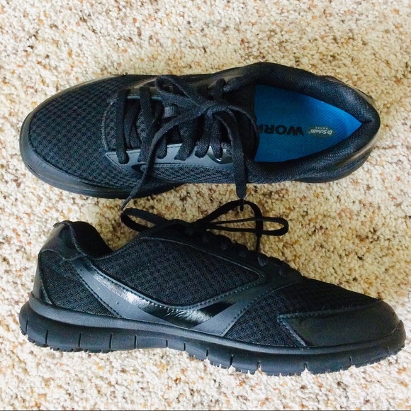 dr scholl's black tennis shoes